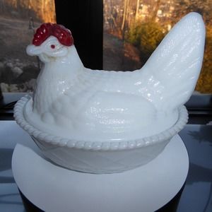Vintage Indiana Glass Milk Glass Hen on a Nest Chicken 4.75” Small Candy Dish